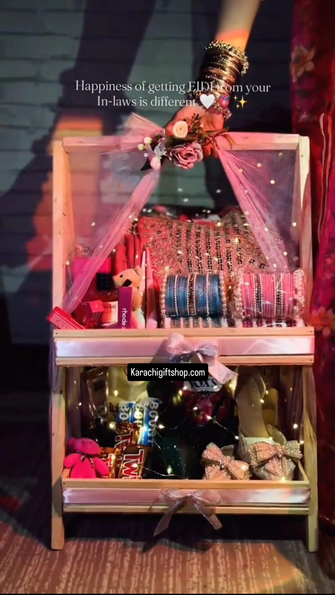 1000237373 Overseas Pakistanis send Eid gifts to family in Karachi - happy in-laws receiving gift box from USA